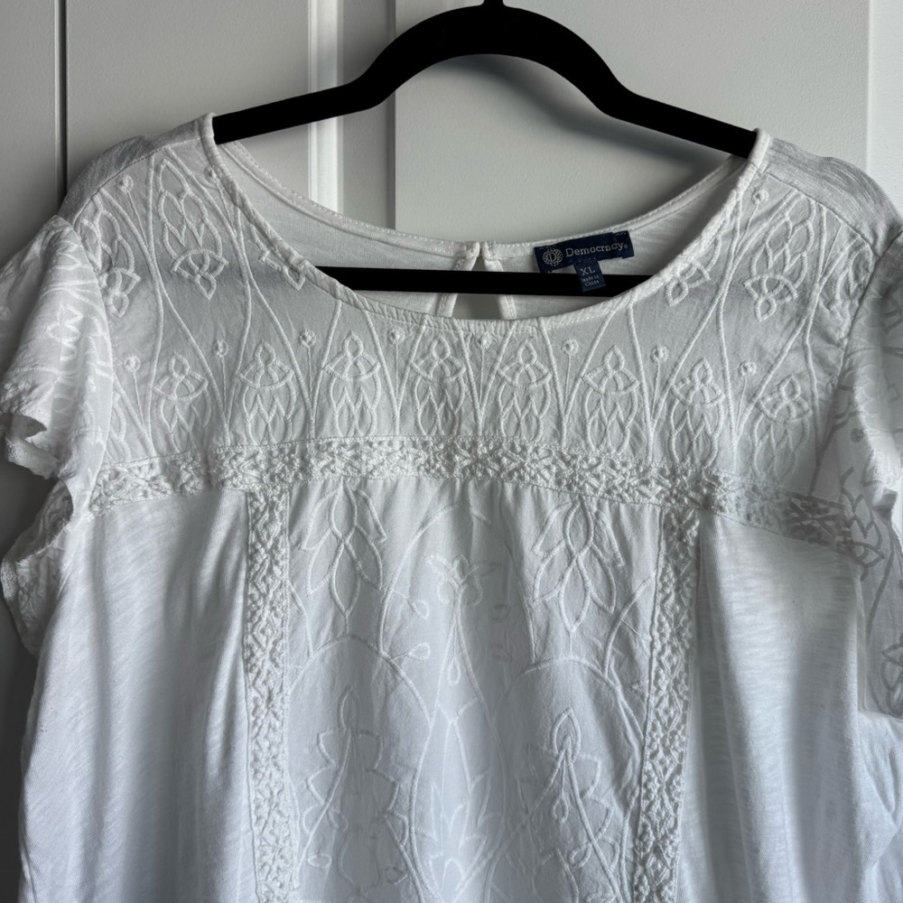 Democracy White Embroidered Bubble Hem Top XL - Picture 2 of 9